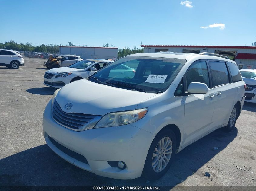 5TDYK3DC2FS681836 2015 TOYOTA SIENNA, photo no. 2