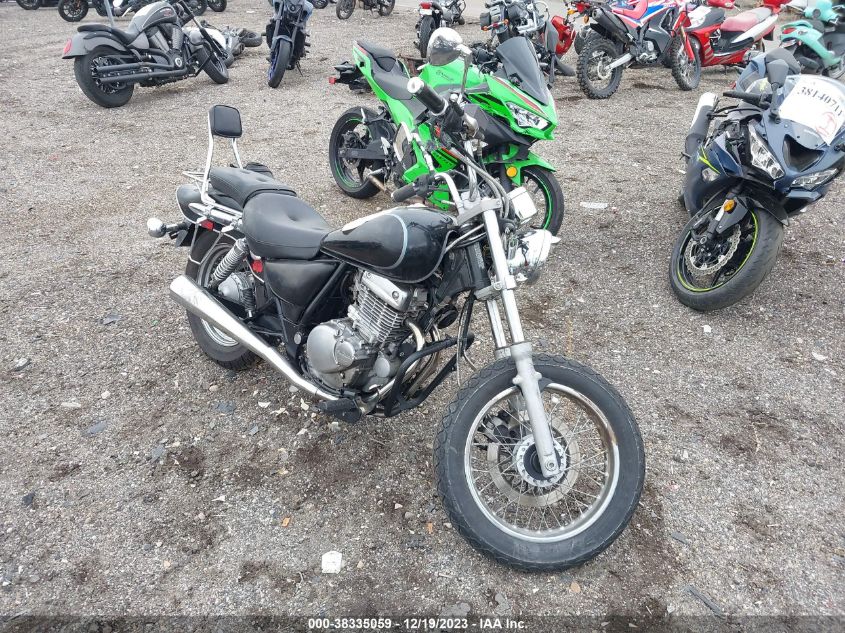 2002 SUZUKI GZ250 - VTTNJ48AX22101400