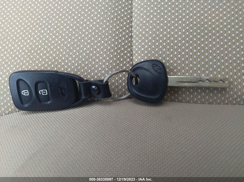 2014 HYUNDAI ACCENT GLS/GS - KMHCT4AE2EU777443