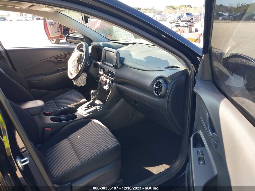 VIN KM8K6CAA6LU578130 2020 HYUNDAI KONA SEL PLUS