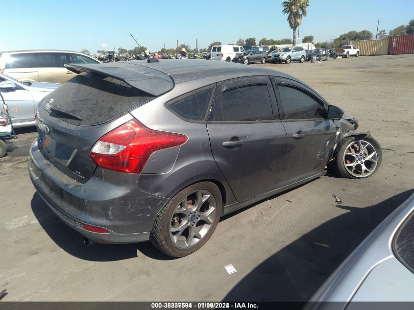 2013 FORD FOCUS SE - 1FADP3K29DL214024