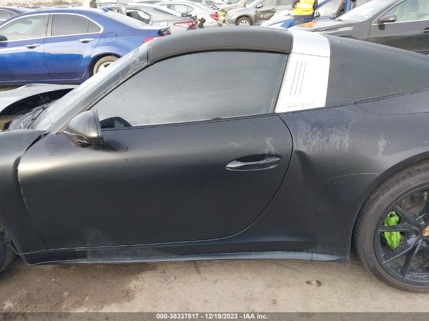 2017 PORSCHE 911 TARGA 4S WP0BB2A95HS136149