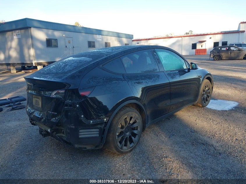 VIN 7SAYGAEE0NF306975 2022 TESLA MODEL Y