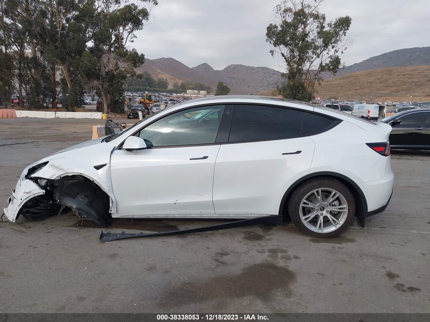 VIN 7SAYGDEE2NF459441 2022 TESLA MODEL Y