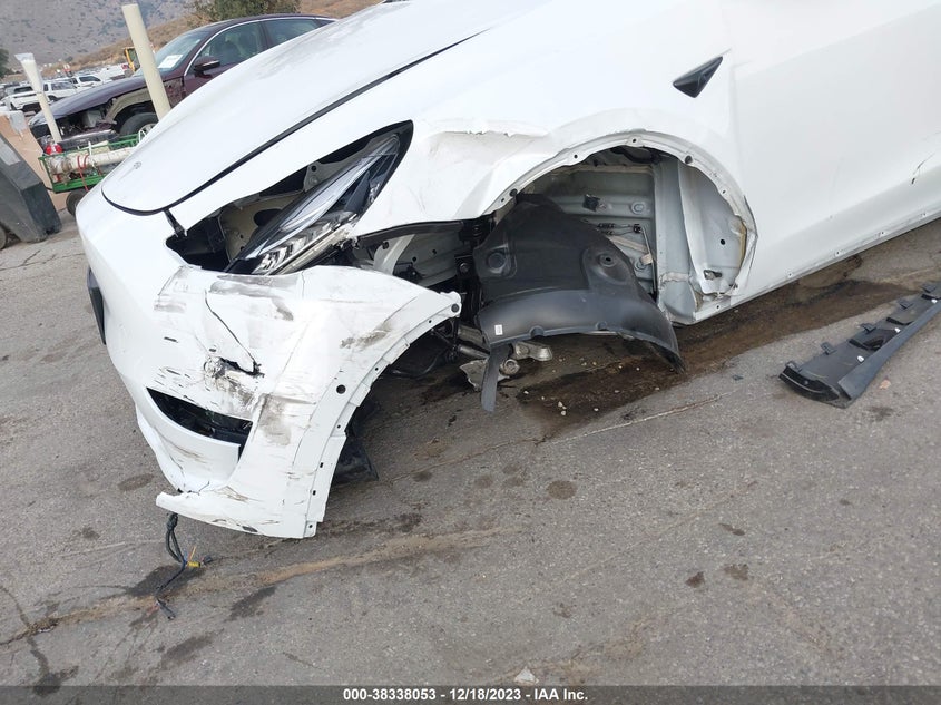 2022 TESLA MODEL Y U   U(VIN: 7SAYGDEE2NF459441