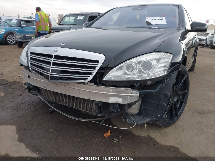 2013 MERCEDES-BENZ S 550 - WDDNG7DB8DA529806