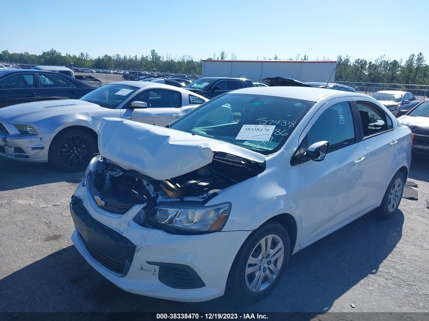 VIN 1G1JB5SH4J4133586 2018 CHEVROLET SONIC LS