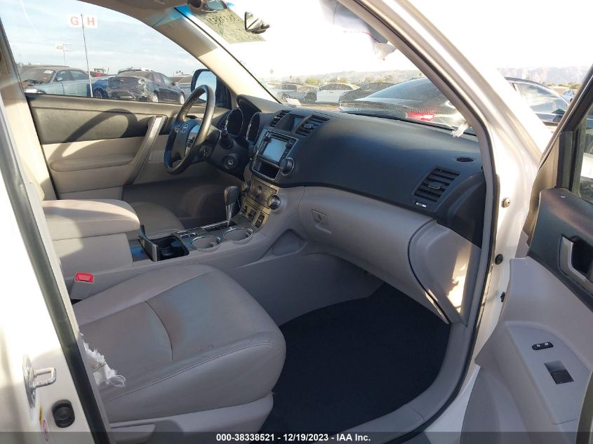 2013 TOYOTA HIGHLANDER PLUS/SE - 5TDBK3EH9DS240170