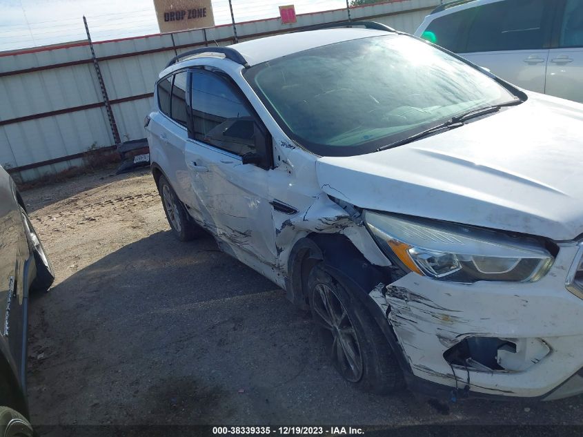 2017 FORD ESCAPE SE - 1FMCU0G91HUC48747