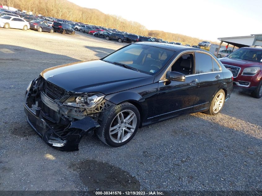 2013 MERCEDES-BENZ C 250 LUXURY/SPORT - WDDGF4HB2DA864435