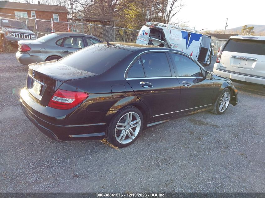 2013 MERCEDES-BENZ C 250 LUXURY/SPORT - WDDGF4HB2DA864435