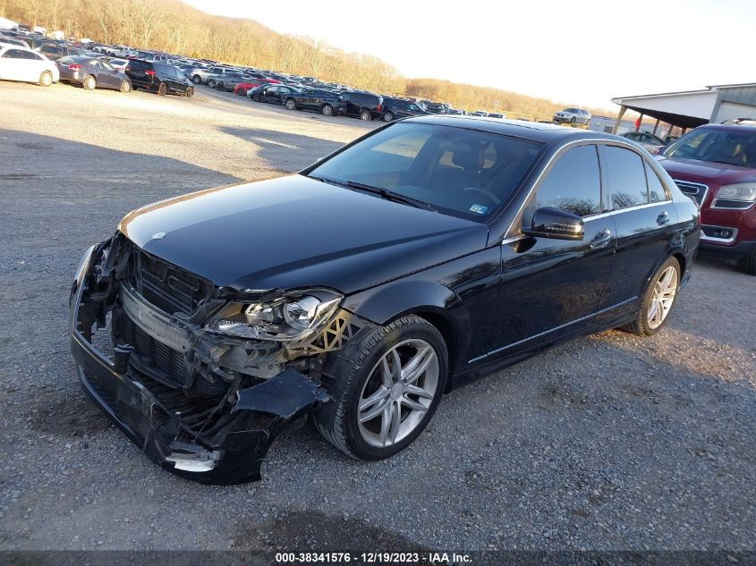 2013 MERCEDES-BENZ C 250 LUXURY/SPORT - WDDGF4HB2DA864435