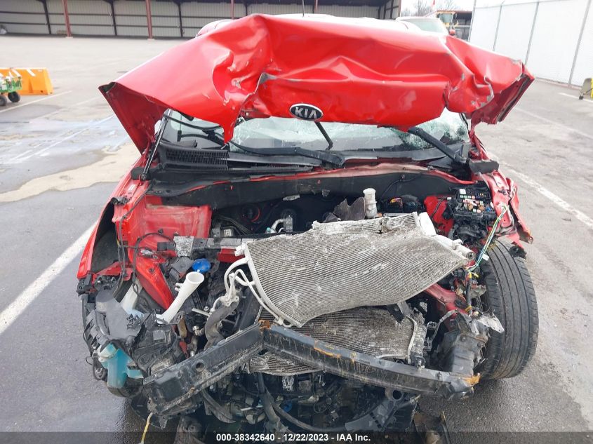 2015 KIA SOUL + - KNDJP3A58F7780860