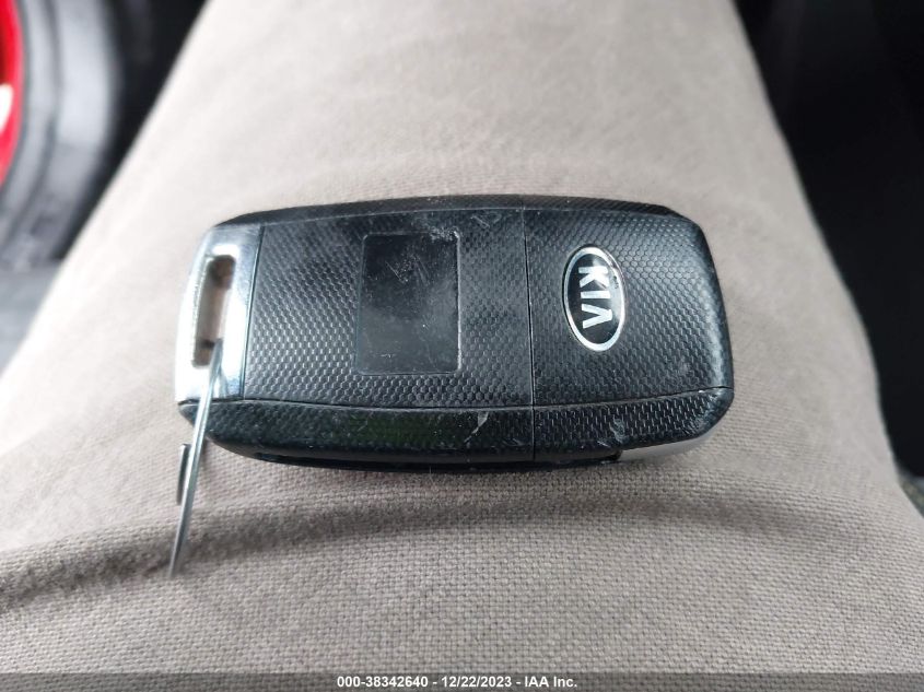 2015 KIA SOUL + - KNDJP3A58F7780860