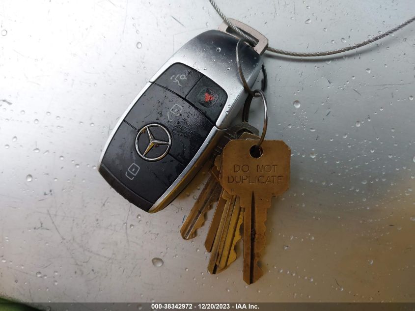 2020 MERCEDES-BENZ C 300 - W1KWF8DB9LR577652