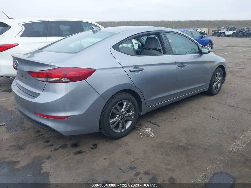 VIN 5NPD84LF3HH014944 2017 HYUNDAI ELANTRA SE