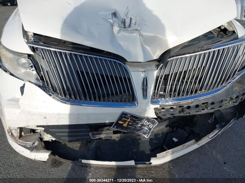 2013 LINCOLN MKT - 2LMHJ5AT6DBL55166