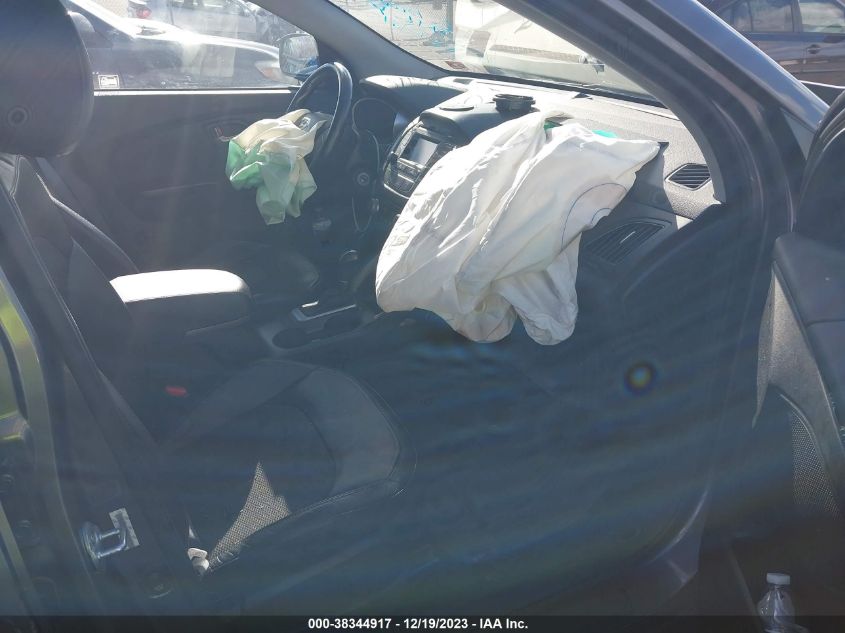 2015 HYUNDAI TUCSON SE - KM8JUCAG6FU952875