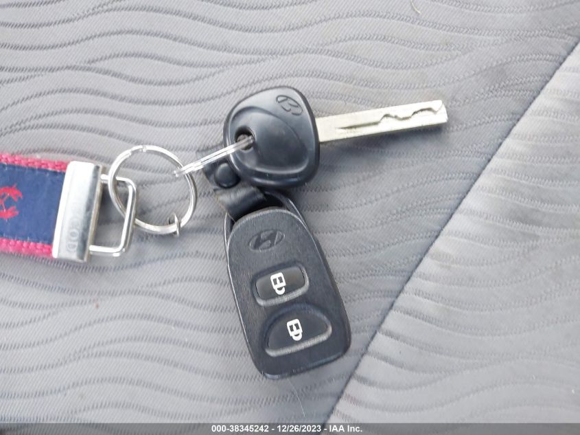 2013 HYUNDAI ACCENT GLS/SE - KMHCU4AEXDU463180