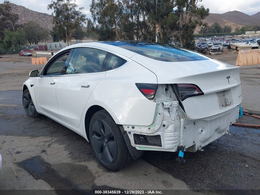 VIN 5YJ3E1EB6JF085329 2018 TESLA MODEL 3