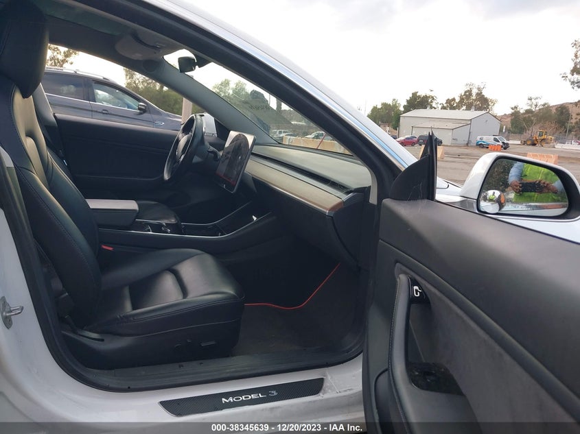VIN 5YJ3E1EB6JF085329 2018 TESLA MODEL 3