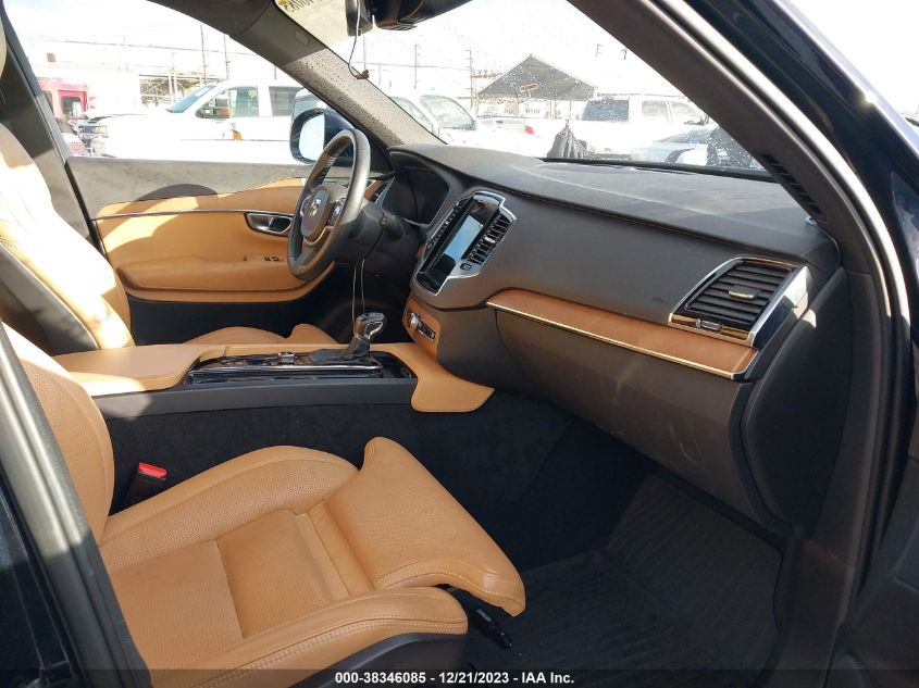2017 VOLVO XC90 T6 - YV4A22PK6H1184356