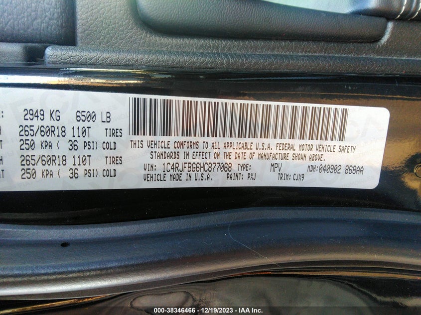 VIN 1C4RJFBG6HC877068 2017 JEEP GRAND CHEROKEE LIMITED