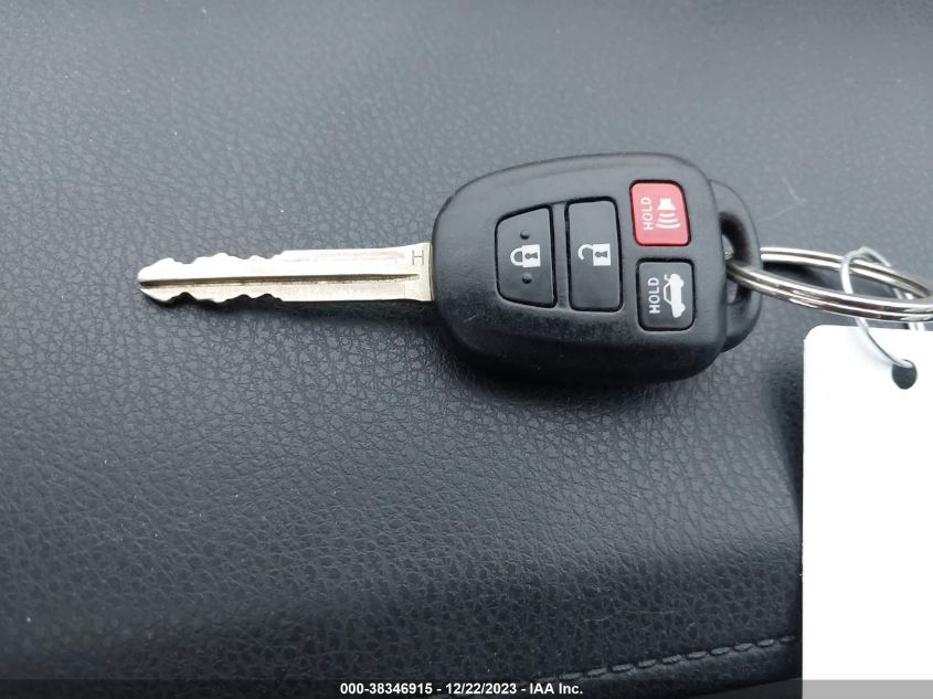 2017 TOYOTA COROLLA LE - 5YFBURHEXHP729027