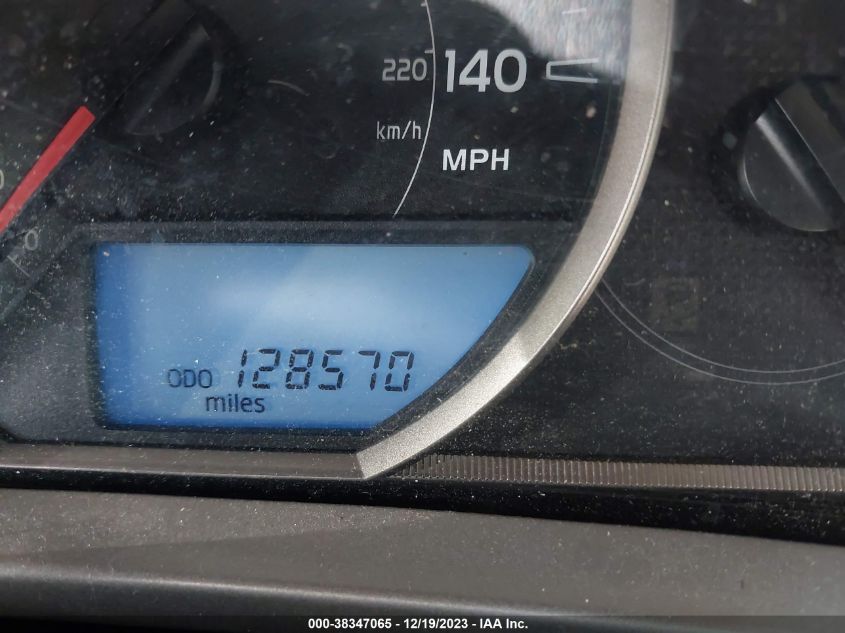 2015 TOYOTA RAV4 XLE - JTMWFREV9FJ039609