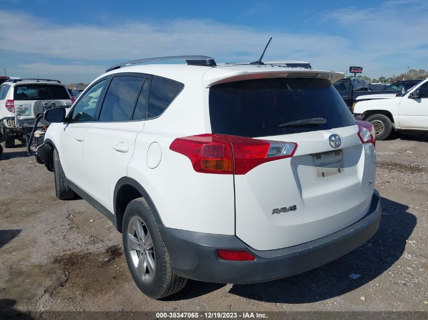 2015 TOYOTA RAV4 XLE - JTMWFREV9FJ039609