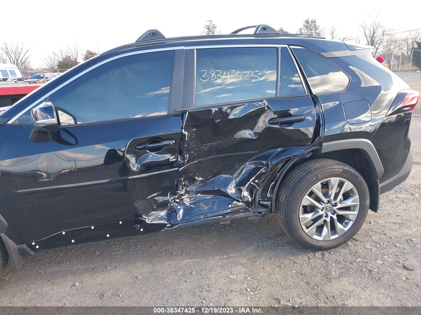 VIN 2T3A1RFV9PC366748 2023 TOYOTA RAV4 XLE PREMIUM