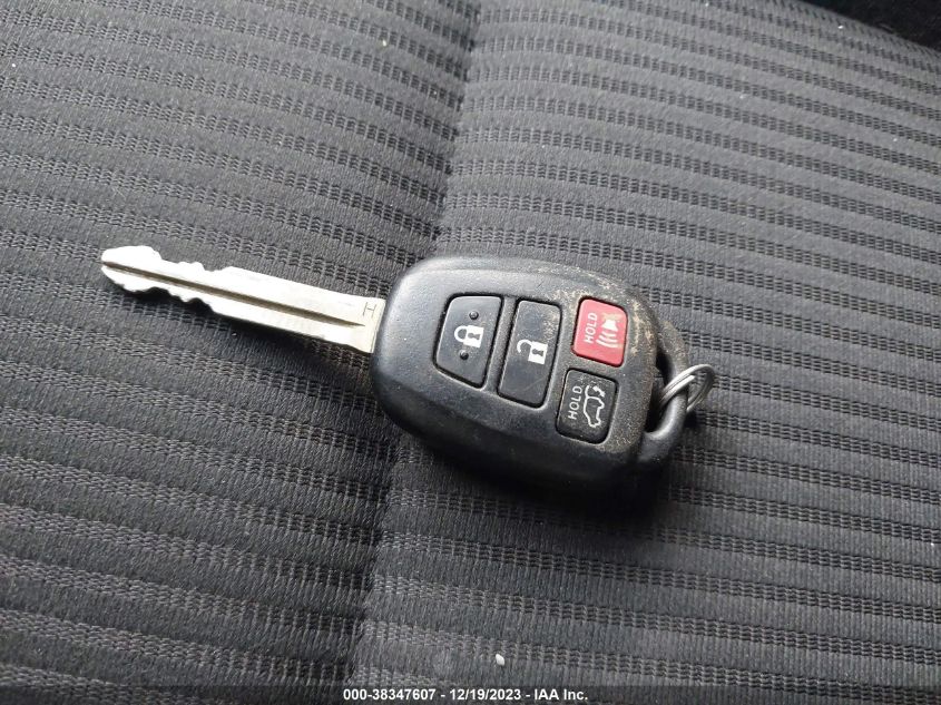 2014 TOYOTA RAV4 XLE - JTMRFREV5EJ010572