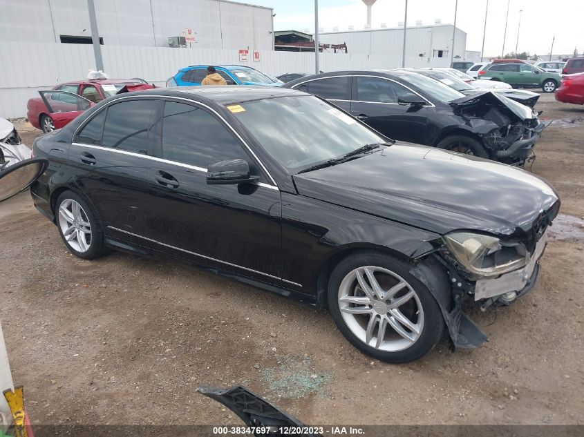 2013 MERCEDES-BENZ C 250 LUXURY/SPORT - WDDGF4HB5DR270021
