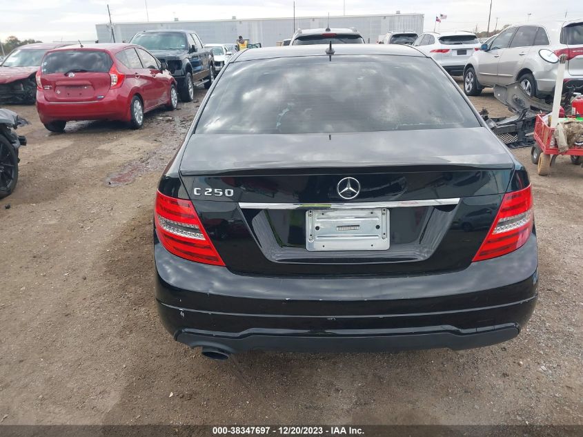 2013 MERCEDES-BENZ C 250 LUXURY/SPORT - WDDGF4HB5DR270021