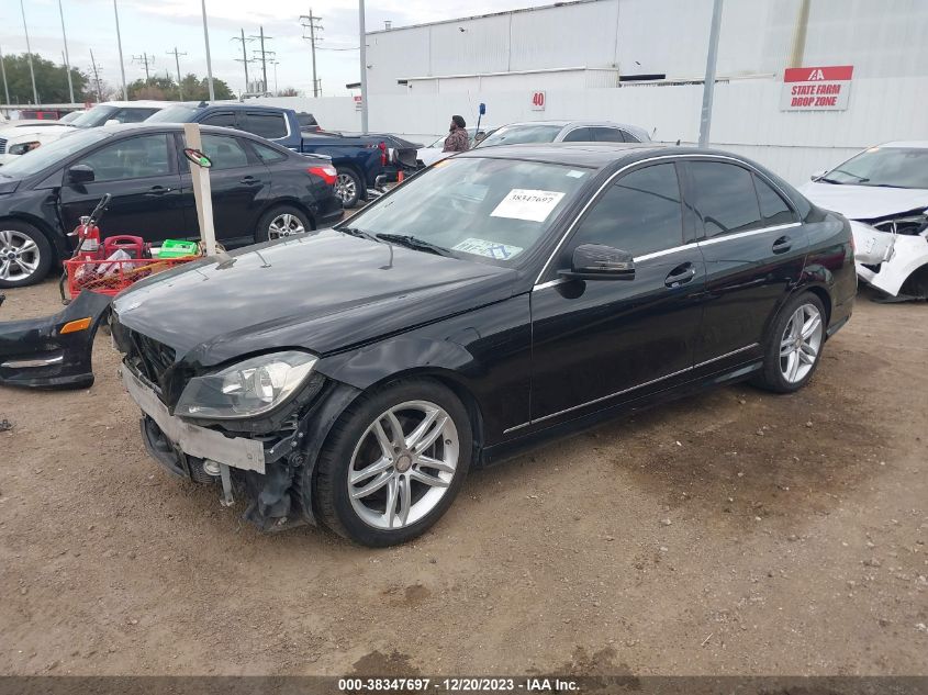2013 MERCEDES-BENZ C 250 LUXURY/SPORT - WDDGF4HB5DR270021