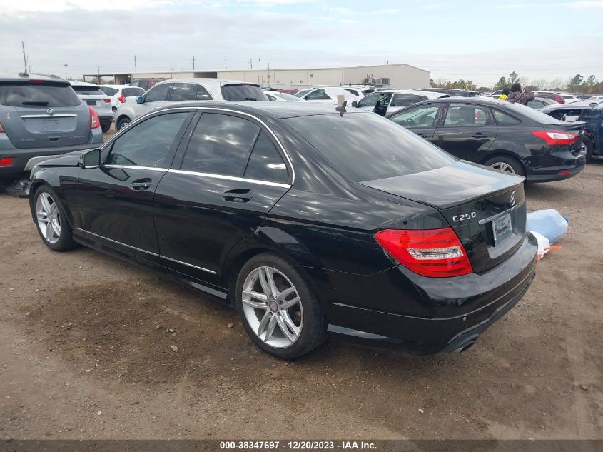 2013 MERCEDES-BENZ C 250 LUXURY/SPORT - WDDGF4HB5DR270021