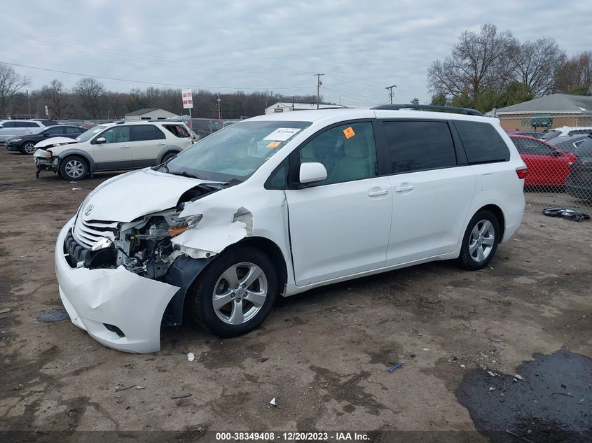 VIN 5TDKZ3DC1HS830497 2017 TOYOTA SIENNA LE