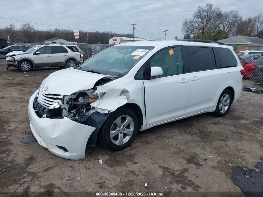 VIN 5TDKZ3DC1HS830497 2017 TOYOTA SIENNA LE