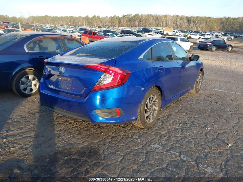 VIN 19XFC2F51JE203245 2018 HONDA CIVIC LX