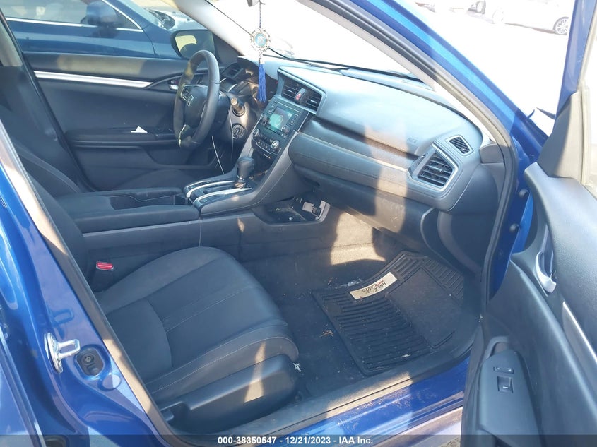 VIN 19XFC2F51JE203245 2018 HONDA CIVIC LX