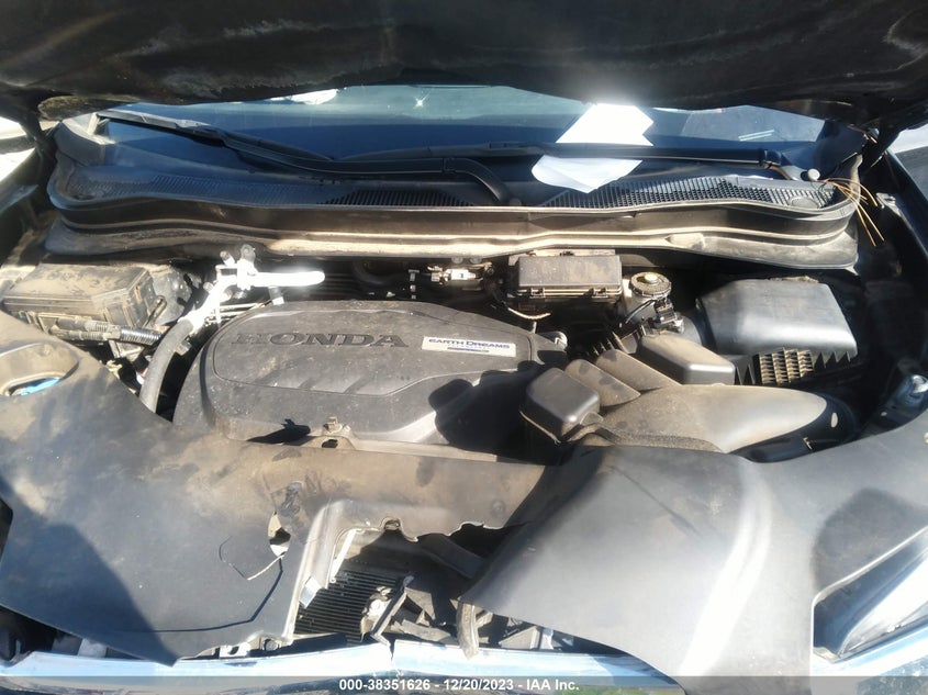 VIN 5FNYF6H95JB063217 2018 HONDA PILOT TOURING