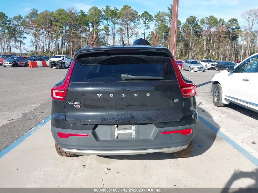 2019 VOLVO XC40 T5 MOMENTUM YV4162UK2K2052244