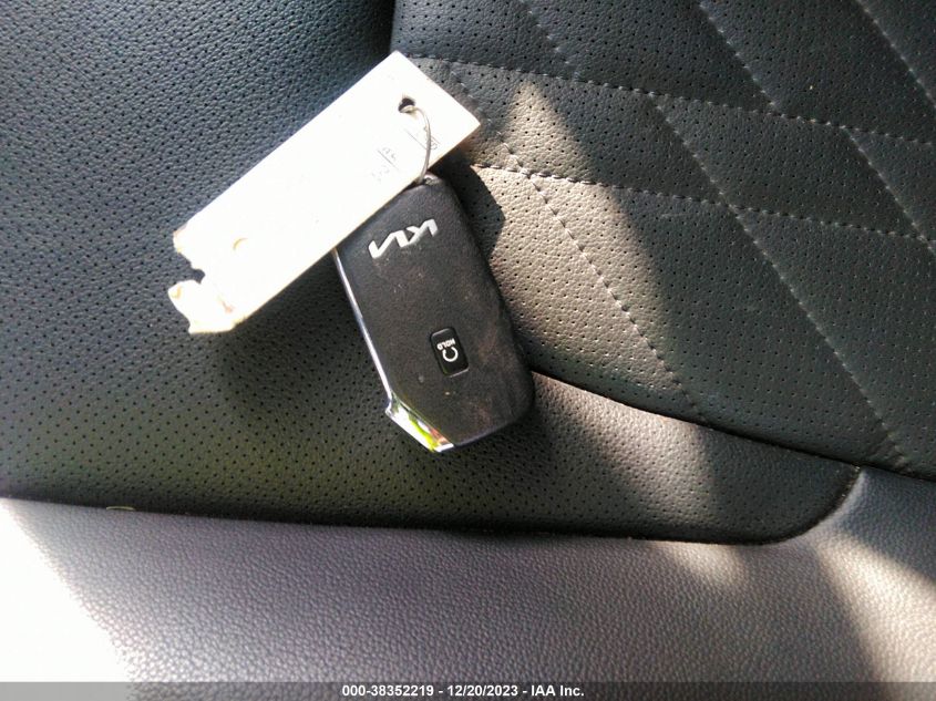 2023 KIA SPORTAGE PLUG-IN HYBRID X LINE - KNDPYDAH2P7093303