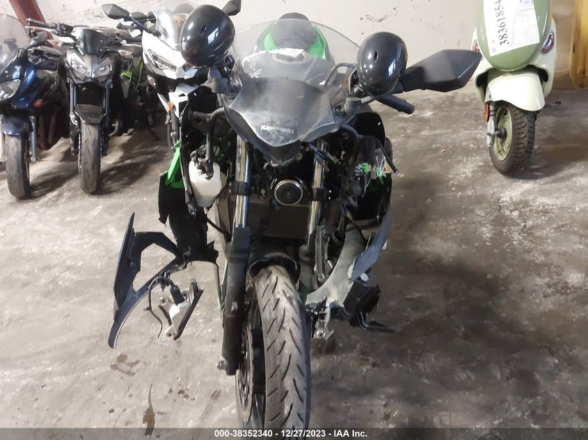 VIN JKAEXKG14KDA31529 2019 KAWASAKI EX400