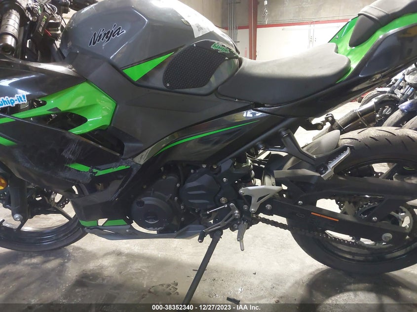 VIN JKAEXKG14KDA31529 2019 KAWASAKI EX400