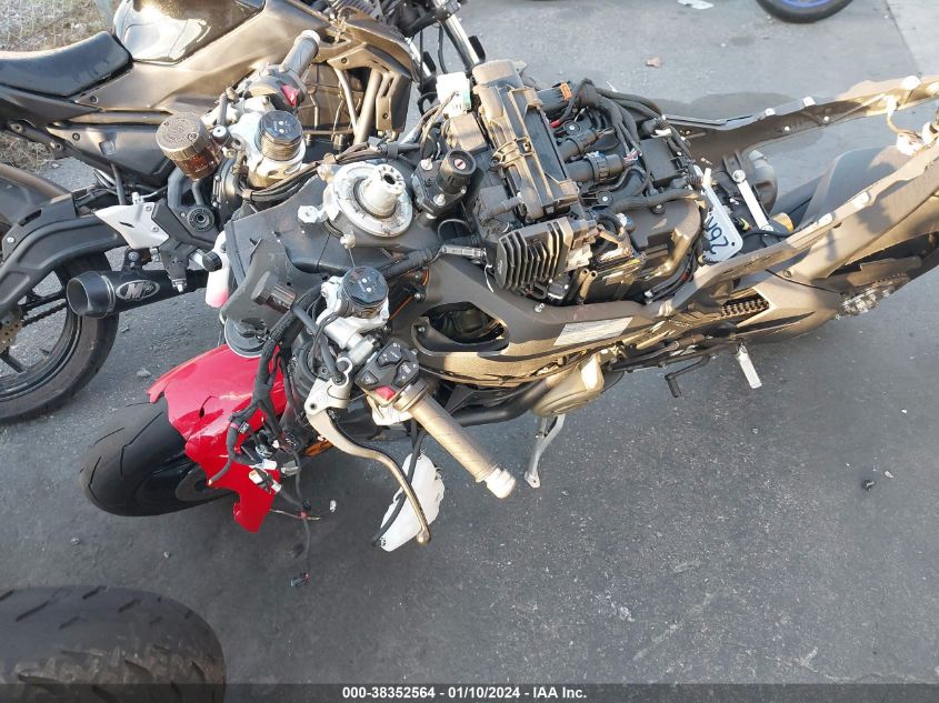 2024 DUCATI PANIGALE V4S ZDMDAGWW8RB007156