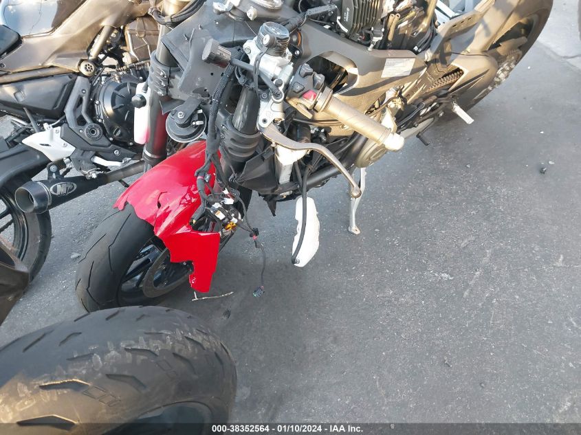 2024 DUCATI PANIGALE V4S ZDMDAGWW8RB007156