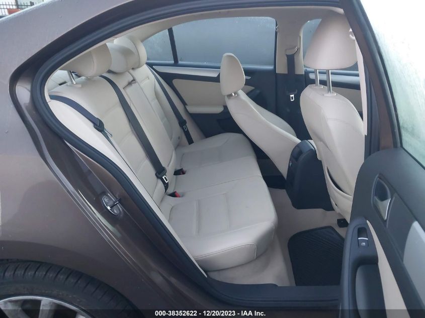 2014 VOLKSWAGEN JETTA SE - 3VWD17AJ5EM277291