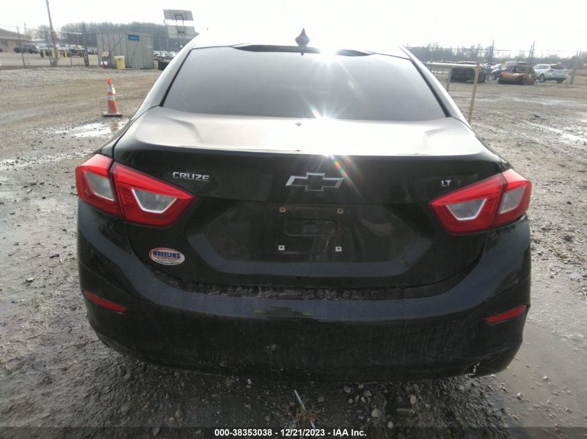 2018 CHEVROLET CRUZE LT - 1G1BE5SM9J7179275