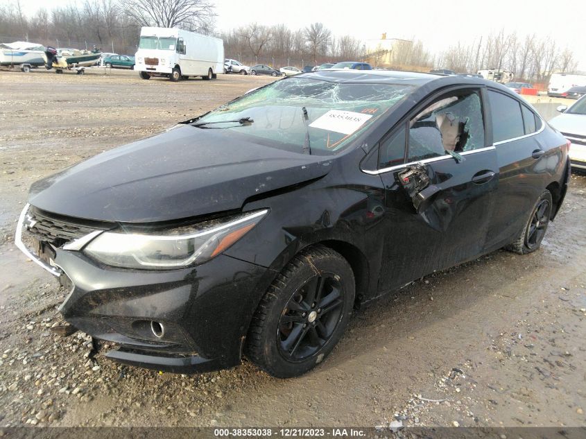 2018 CHEVROLET CRUZE LT - 1G1BE5SM9J7179275
